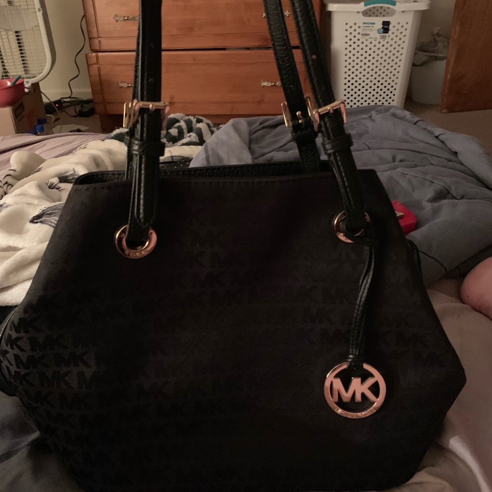 Black Michael kors purse